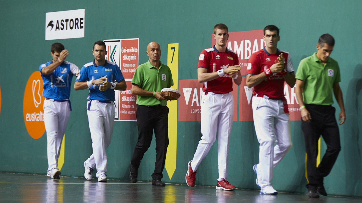 Partido de pelota de la semifinal del Masters Caixabank de parejas entre Ezkurdia-Mariezkurrena II y Jaka-Zabaleta celebrado en el Navarra Arena de Pamplona. IÑIGO ALZUGARAY