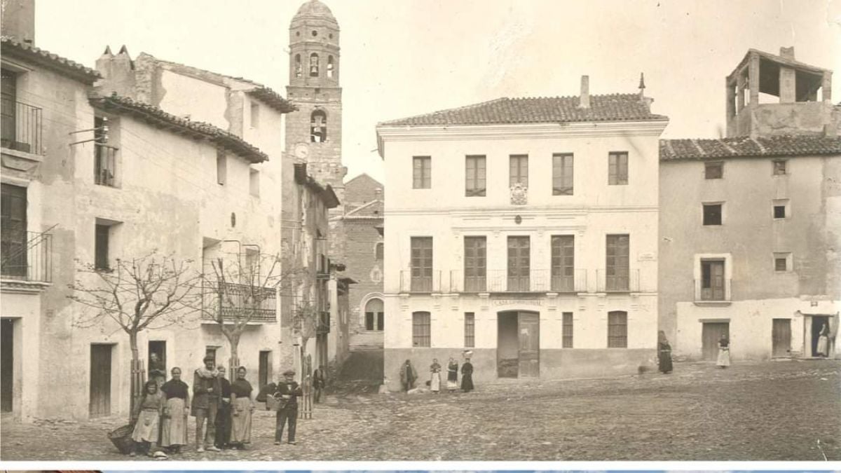 Fotografía antigua del ayuntamiento viejo de Ablitas. CEDIDA