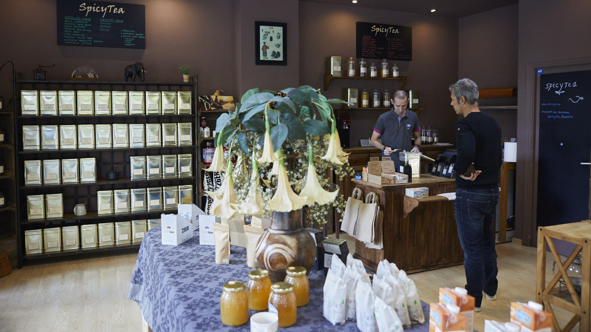 Spicytea, tienda especializada en té y café, situada en la calle Serafín Olave 14 de Iturrama. IÑIGO ALZUGARAY