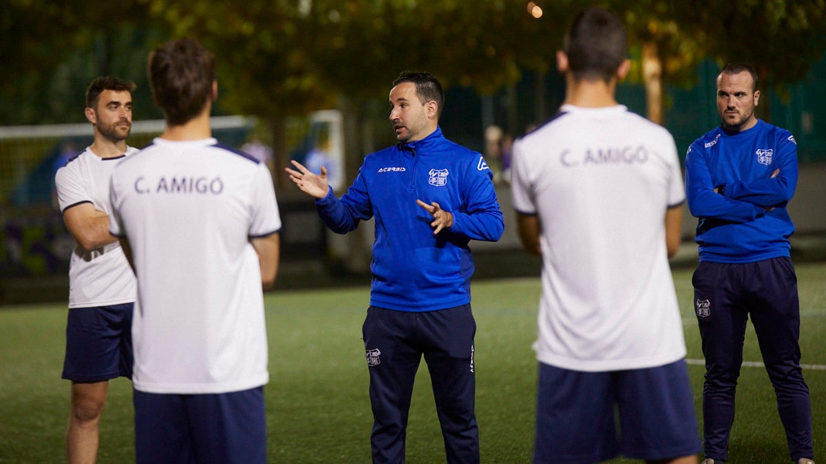 Entrenamiento del CD Amigó, que jugará la eliminatoria previa de la Copa del Rey frente al CD Fuentes de la localidad aragonesa de Fuentes de Ebro. IÑIGO ALZUGARAY