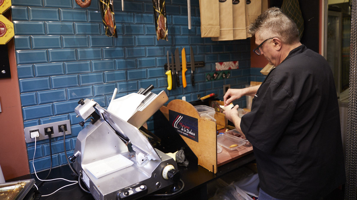 Manjares de la Dehesa en la calle Espoz y Mina 19 de Pamplona. IÑIGO ALZUGARAY