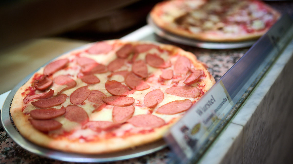 Giacobbe Berardi, Lourdes y su hijo Andrea, dueños de la Pulcinella en la calle San Miguel 22. PABLO LASAOSA