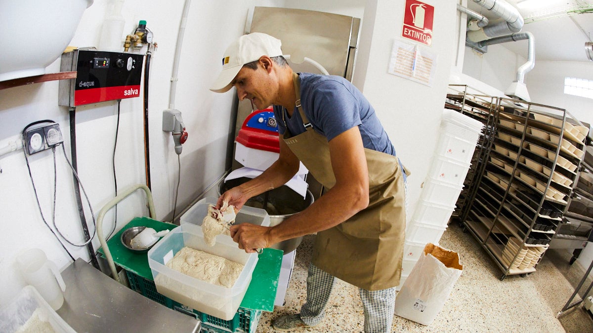 Panadería La Panacea, en la calle Miguel Astráin 18 de Pamplona. IÑIGO ALZUGARAY