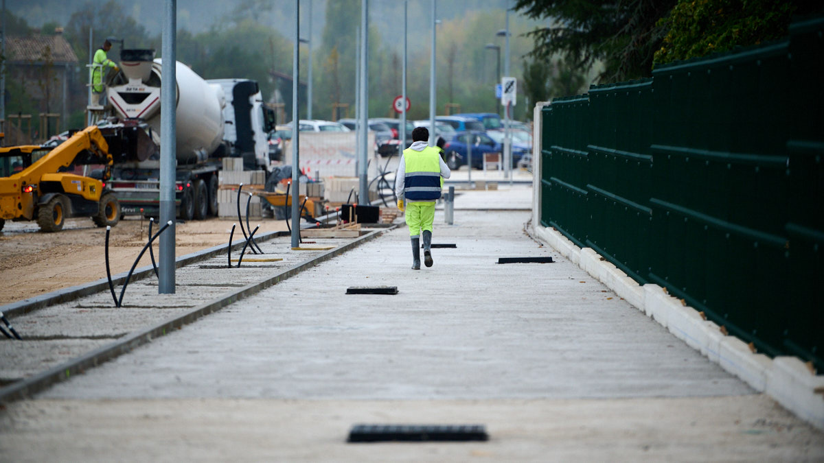 La Comisión y la Gerencia de Urbanismo del Ayuntamiento de Pamplona visita las obras de urbanización de la calle Ezcaba, entre los colegios Hijas de Jesús-Jesuitinas e Irabia. 