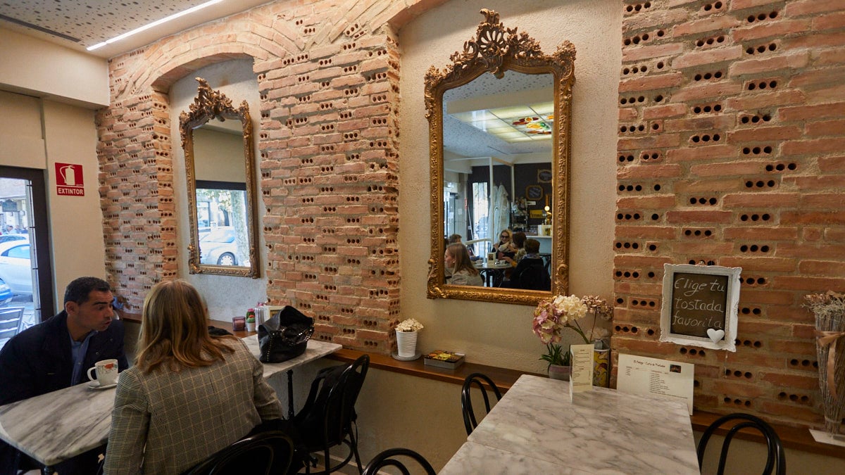 Cafetería El Ambigú, en el grupo Rinaldi 15 de Pamplona. IÑIGO ALZUGARAY