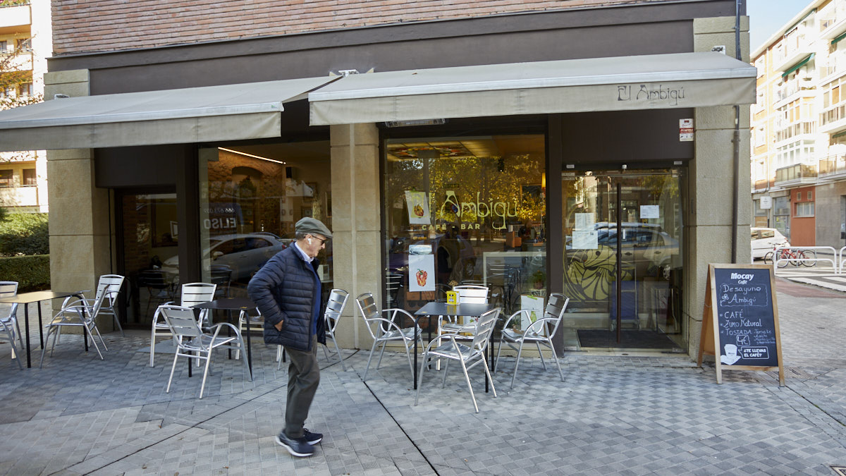 Cafetería El Ambigú, en el grupo Rinaldi 15 de Pamplona. IÑIGO ALZUGARAY