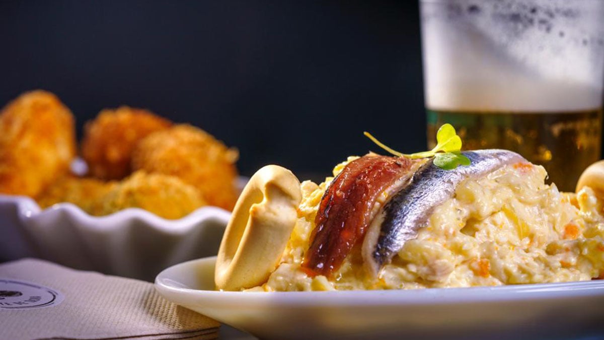 Imagen de una de las raciones de ensaladilla rusa. Javier Rodríguez