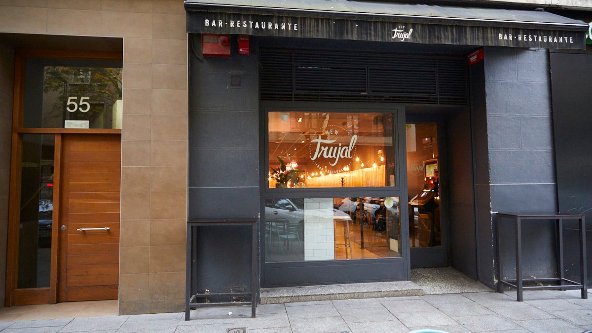 Bar New Trujal, en la calle San Fermín 55 de Pamplona. IÑIGO ALZUGARAY