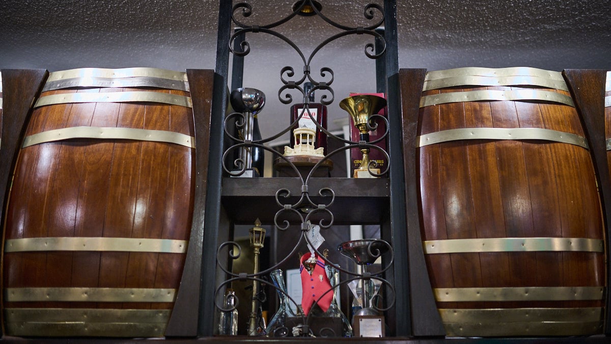 Interior del bar Bodegas Leyre en Pamplona. Pablo Lasaosa.