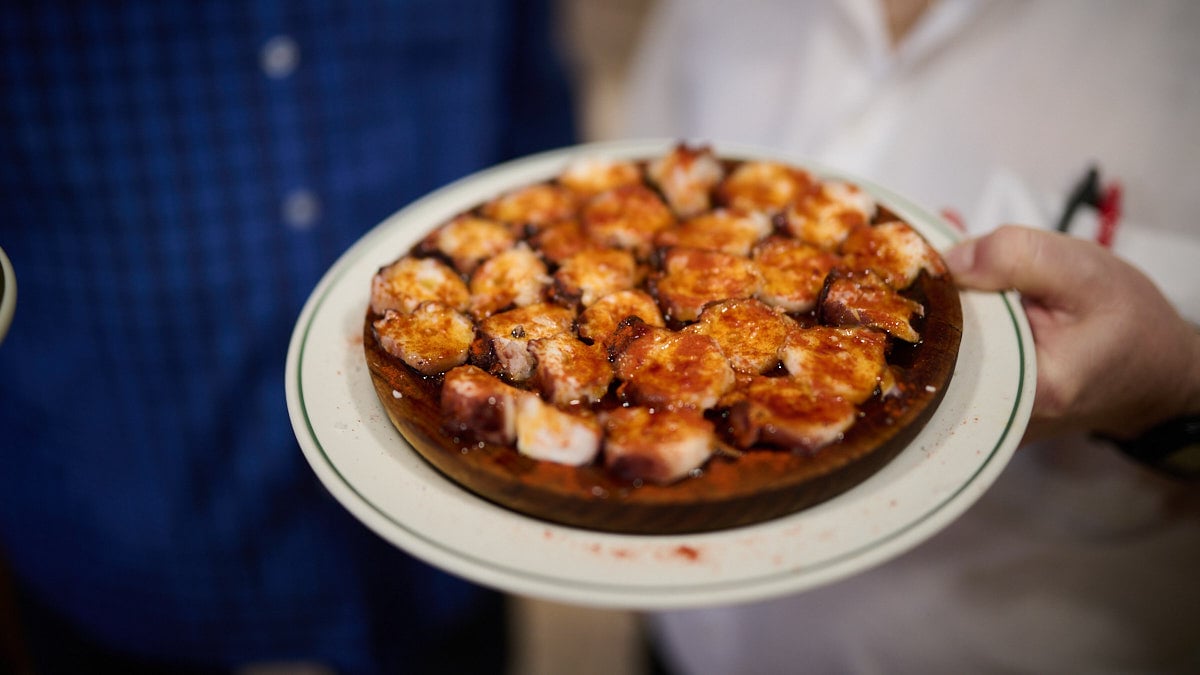 Ración de Pulpo gallego del bar El Mochuelo, en la calle Guelbenzu de Pamplona. PABLO LASAOSA