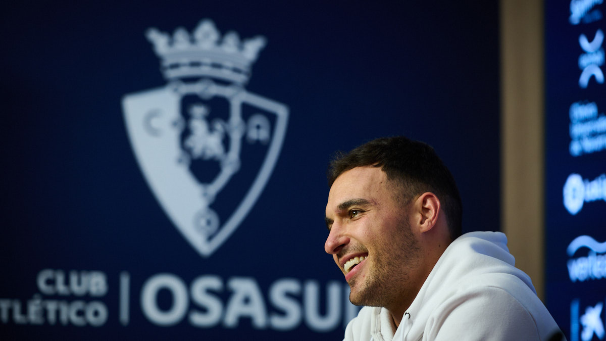 El jugador de Osasuna Unai García renueva con Osasuna hasta la temporada 2025. PABLO LASAOSA