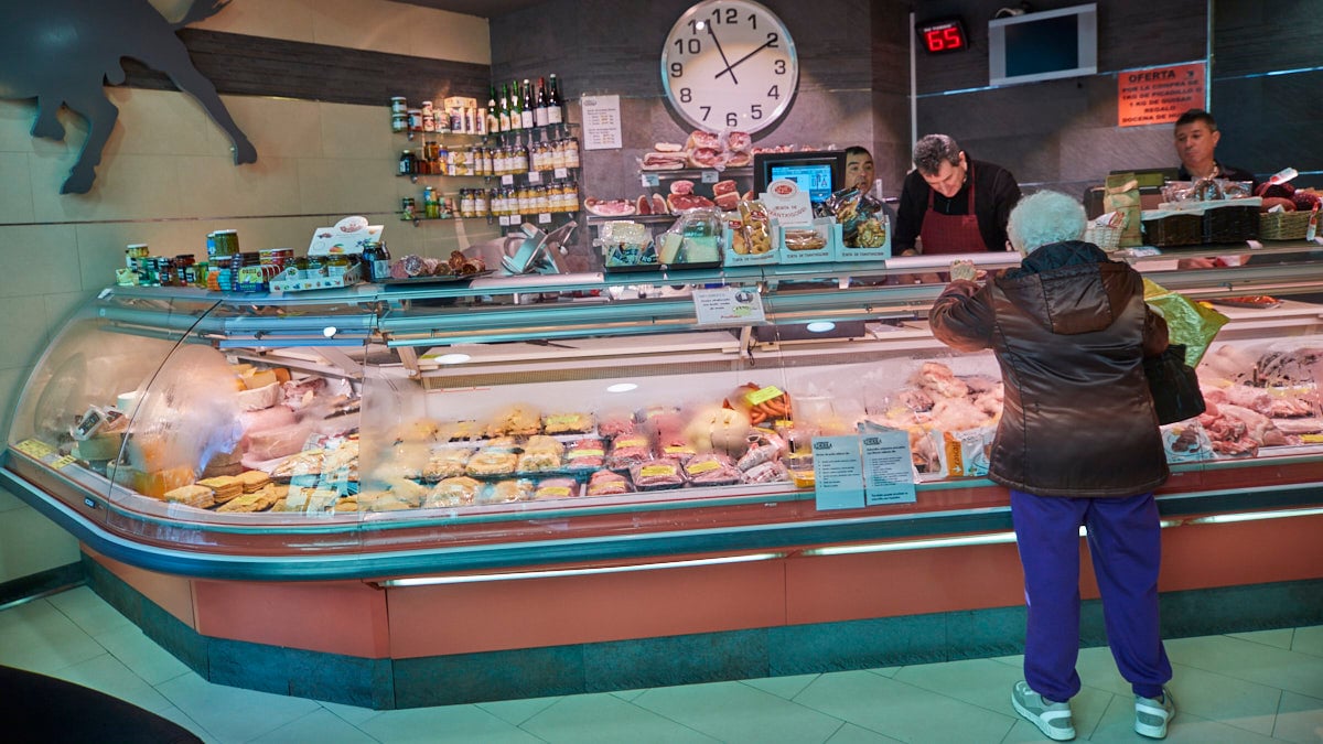 Carnicería Ederra, en la calle Padre Barace 1 de Pamplona. IÑIGO ALZUGARAY