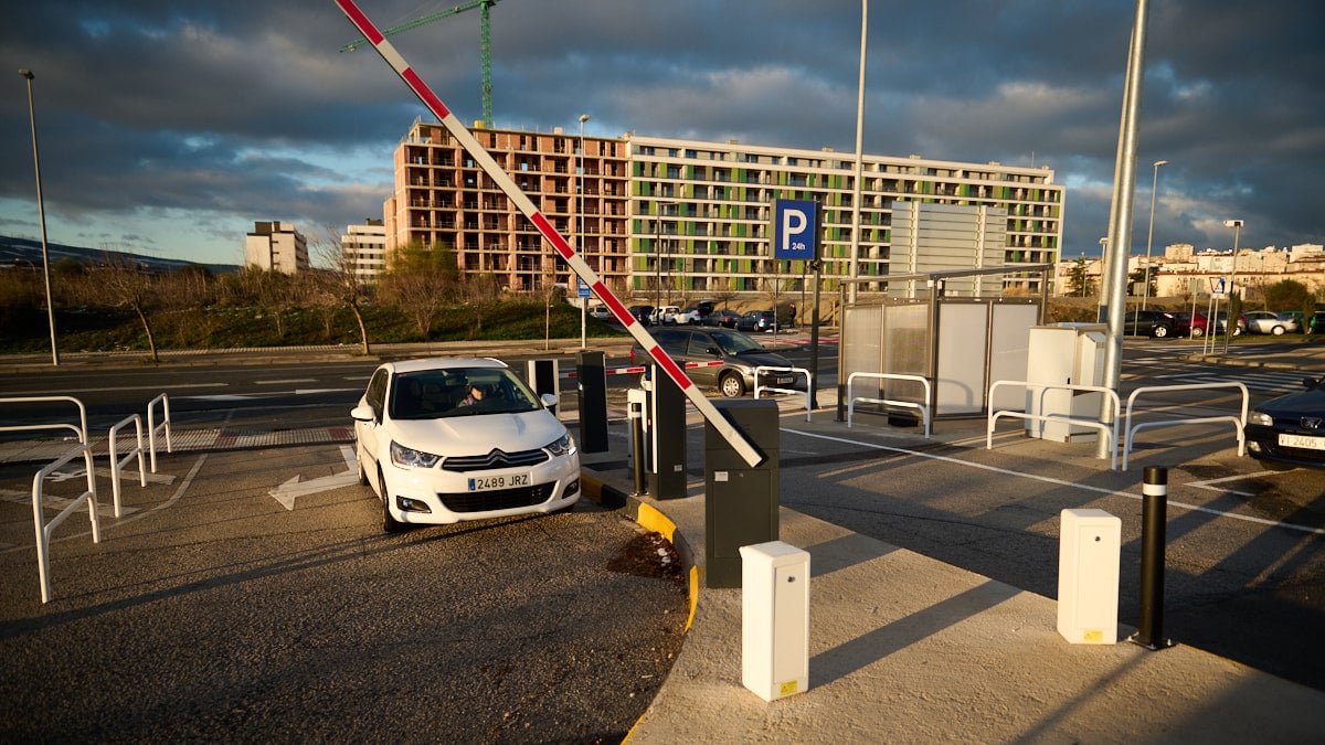 Aparcamiento disuasorio de Arrosadía. PABLO LASAOSA