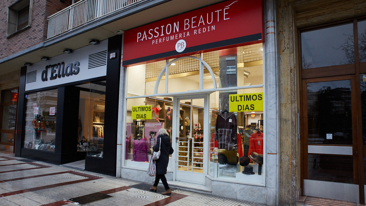 Perfumeria Redin, en la avenida de Bayona 7 de Pamplona. IÑIGO ALZUGARAY