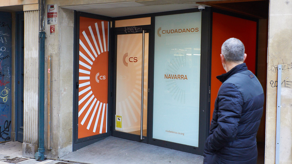 Fernando Sesma ha sido presentado por el coordinador de Ciudadanos Navarra, Carlos Pérez-Nievas, como el próximo candidato de la formación naranja a la alcaldía de Pamplona. IÑIGO ALZUGARAY
