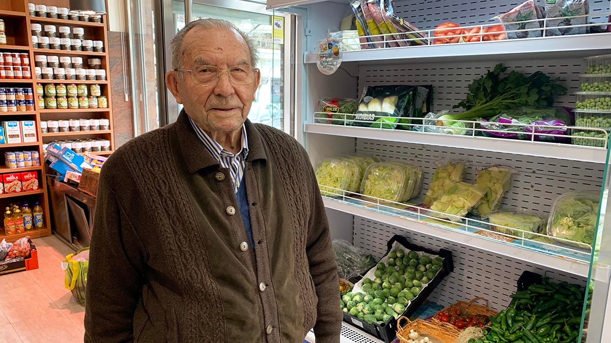 Muere José Garraza, fundador de la frutería de Pamplona que sus hijos mantienen viva después de 53 años