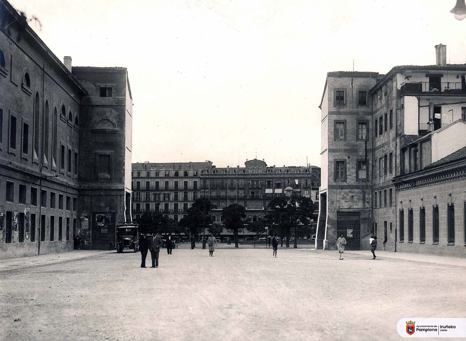 Foto 10 1932 Avenida de Carlos III a la altura de la Plaza del Castillo Archivo Municipal AMP000231