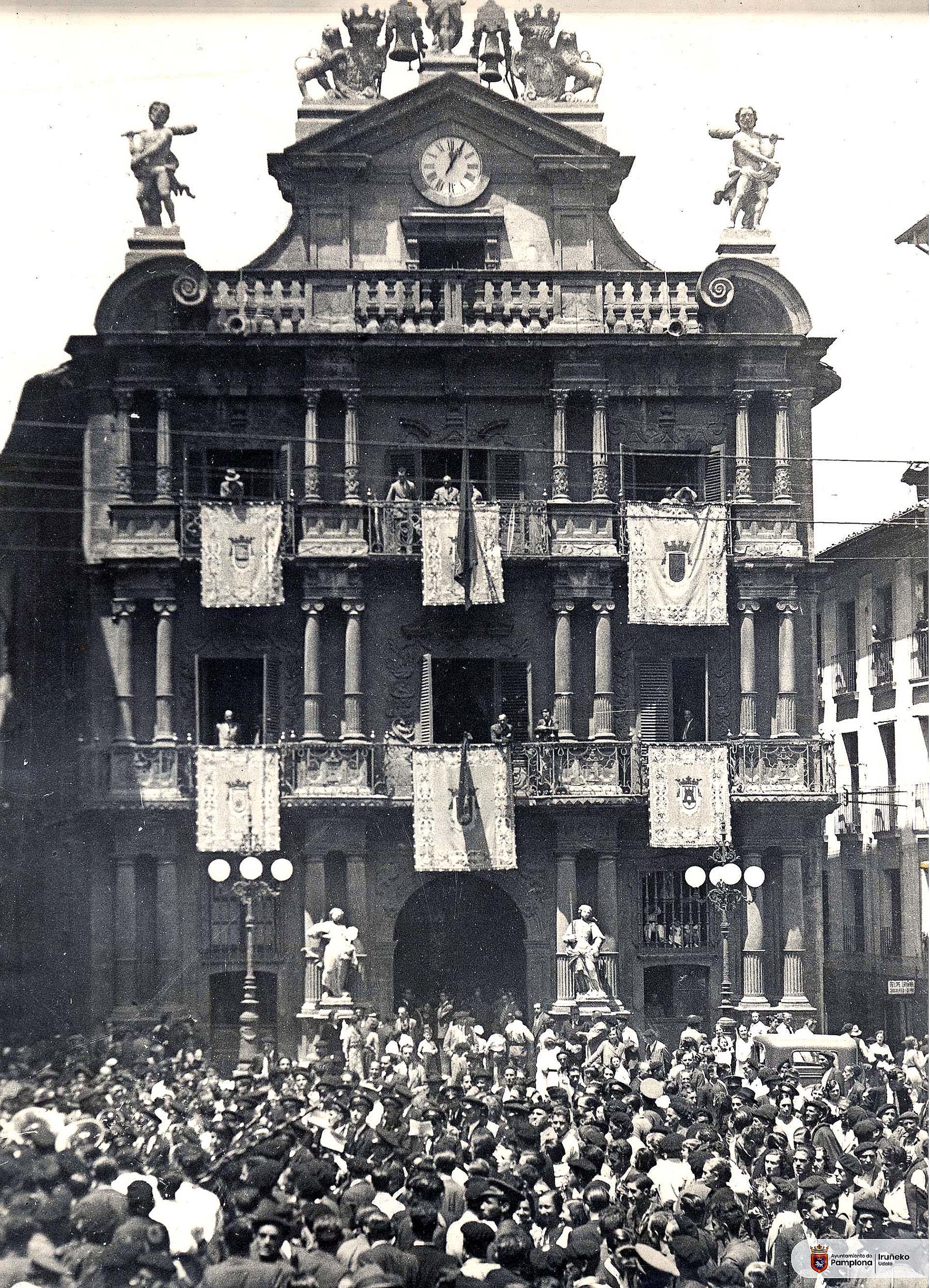 Foto 12 06 07 1934 Comienzo de las fiestas de San Fermín. Archivo Municipal AMP002068