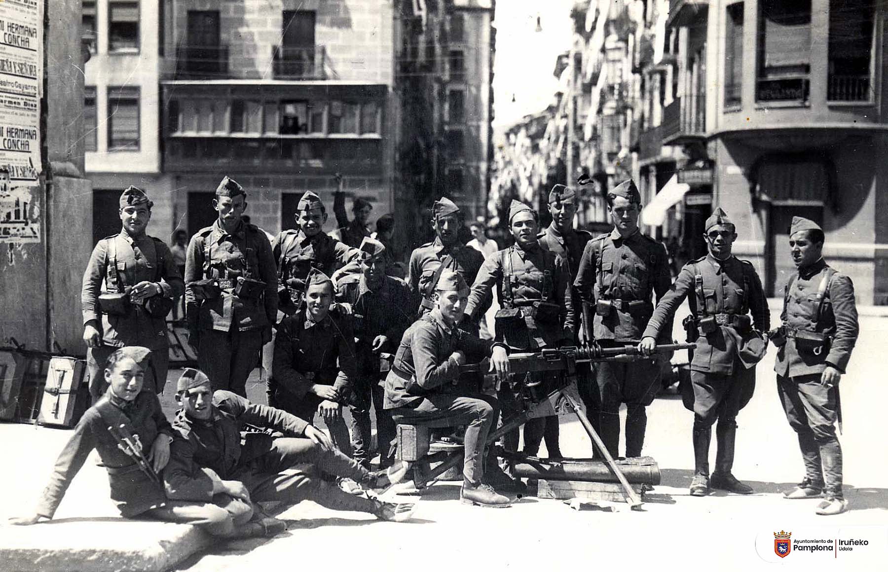 Foto 13 19 07 1936 COLECCIÓN MUNICIPAL Tropas de guarnición toman las calles tras la proclamación del Alzamiento Nacional. Archivo Municipal AMP002810