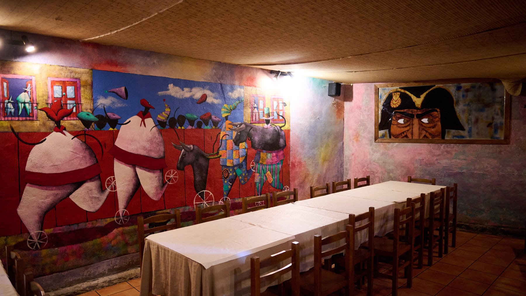 Jose Lara, del Bar el Redín, en la calle Mercado 5. PABLO LASAOSA