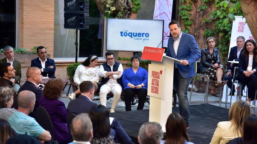Javier Esparza y Alejandro Toquero en la presentación la candidatura de UPN a la alcaldía de Tudela. ÁNGEL ÁLVARO