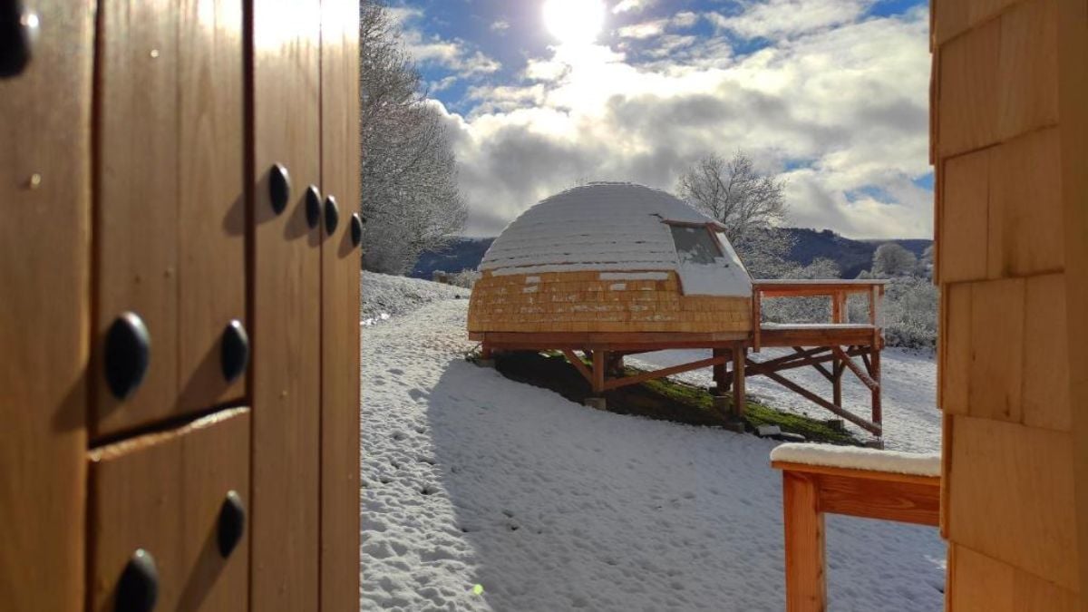 Uno de los iglus del alojamiento Irati Barnean en Navarra. BOOKING