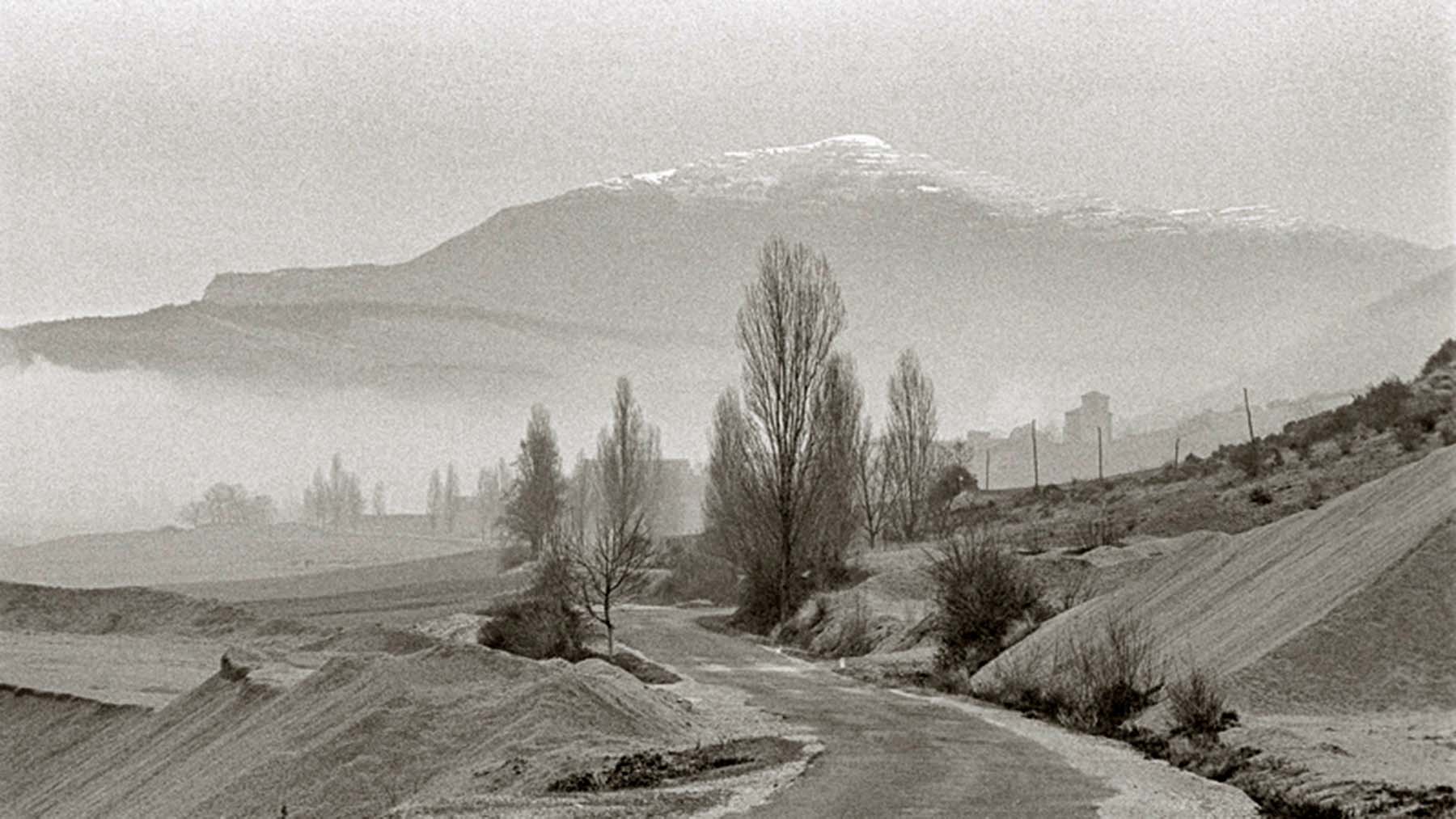 Foto 08. Fotografía colgada en la exposición de la Galería Ormolú. Izaga Navarra 1976 (Fotografía Miguel Bergasa, cortesía del autor)
