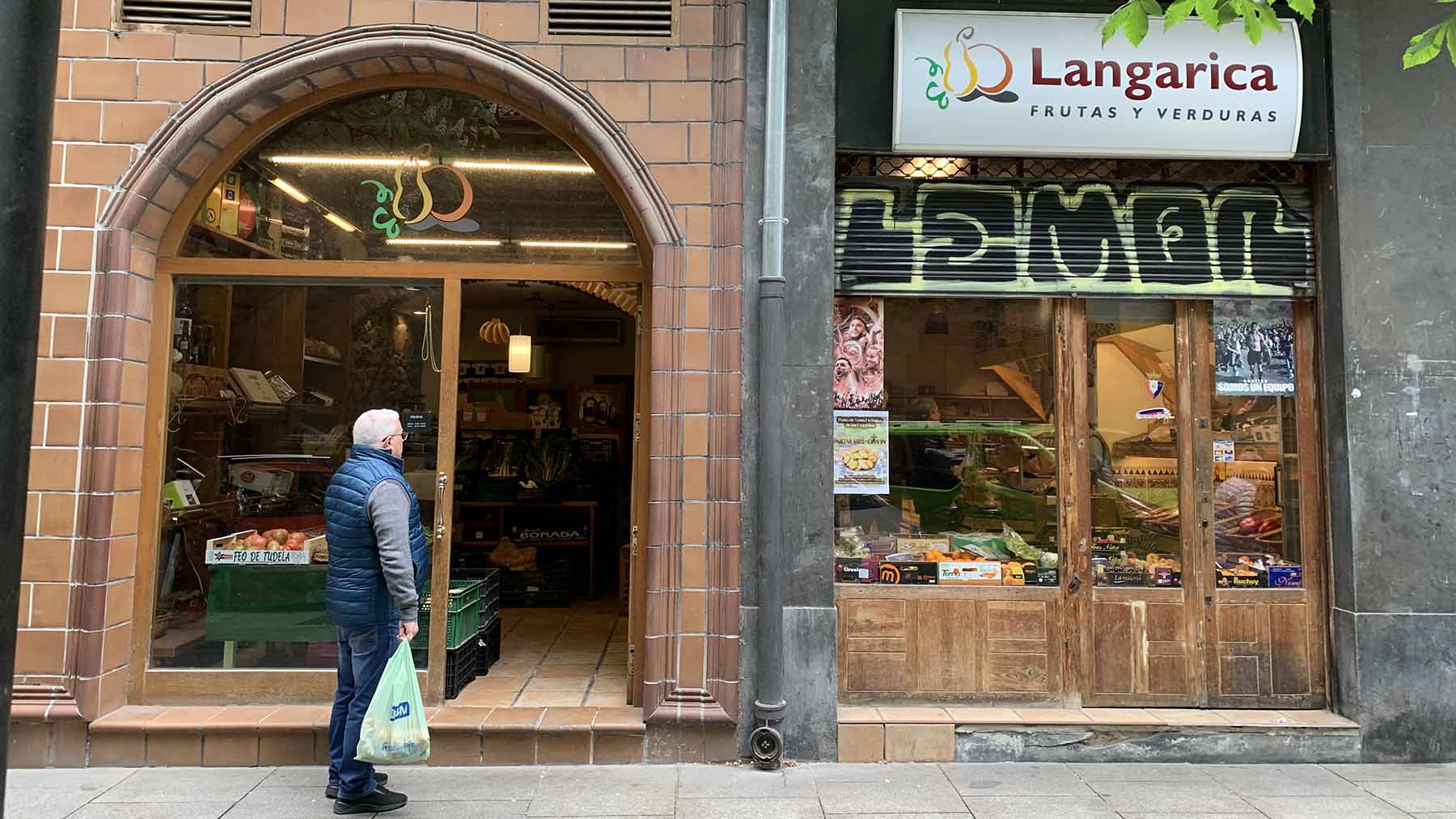 Tienda de frutas y verduras Langarica en la calle San Fermín de Pamplona. Navarra.com
