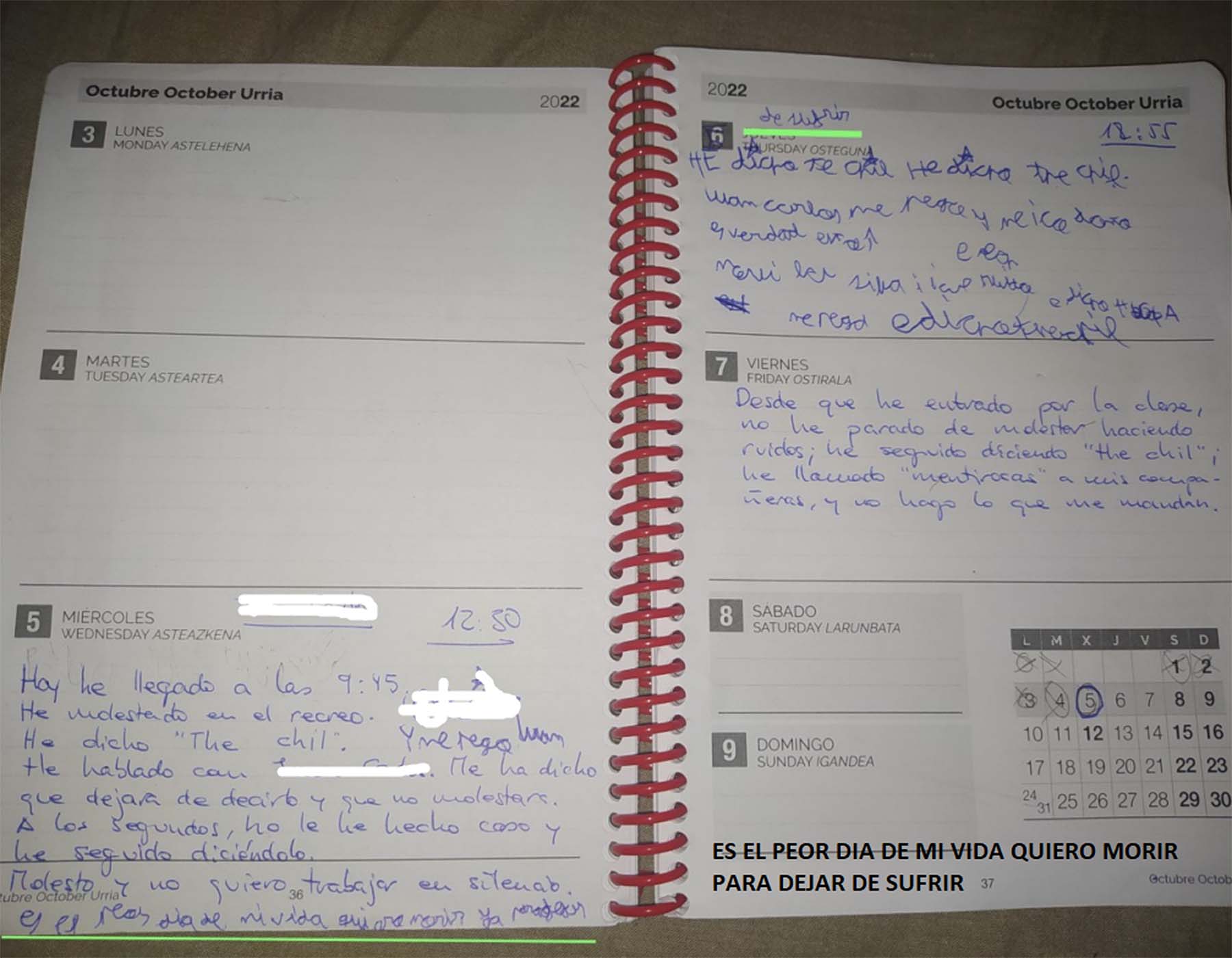 Fotografía de la primera nota que encontró la madre del niño acosado en su agenda con la frase 'Me quiero morir'. NAVARRA.COM