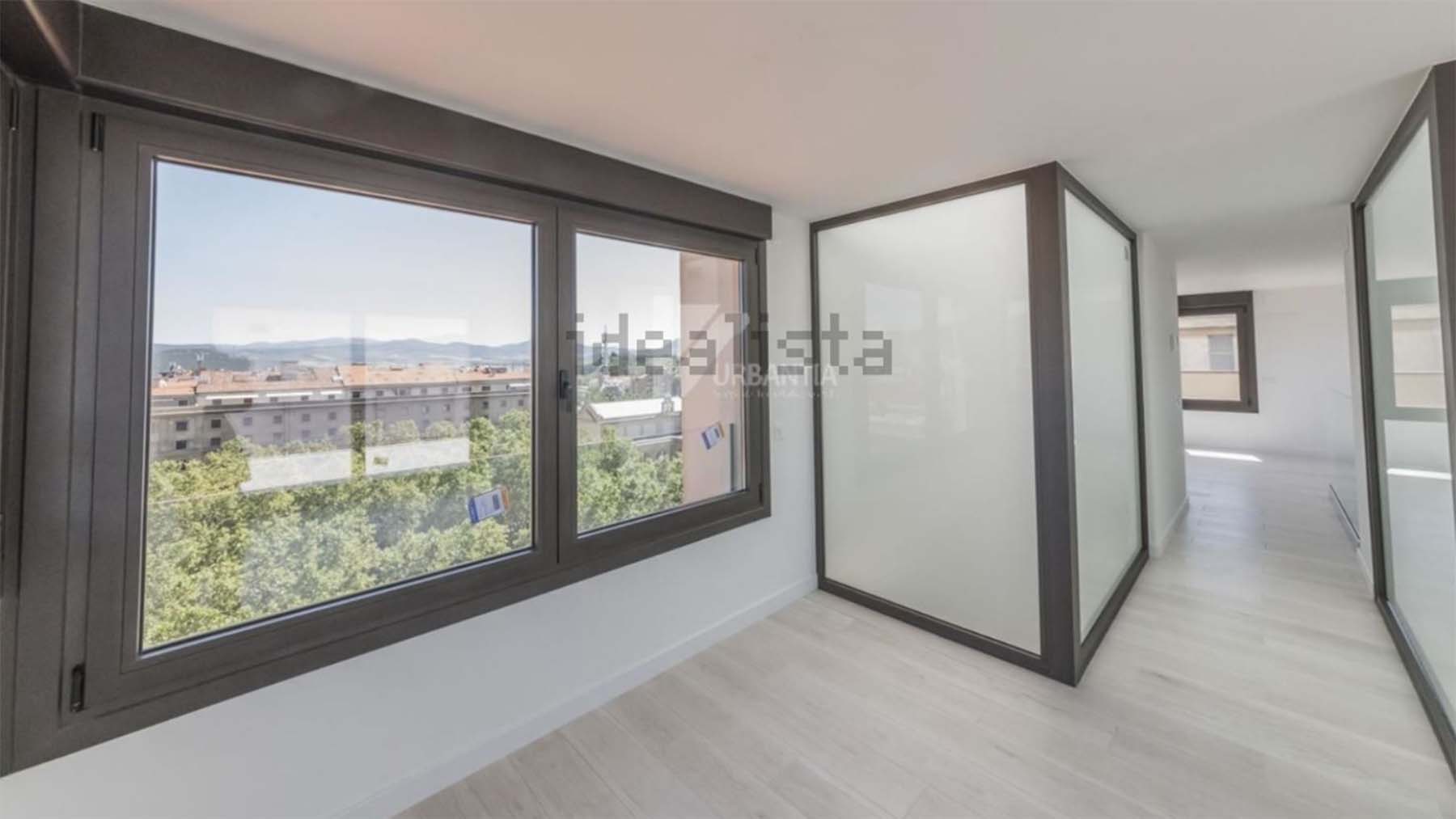 El ático más exclusivo de Pamplona está en la plaza Libertad y tiene cuatro terrazas. IDEALISTA / URBANTIA