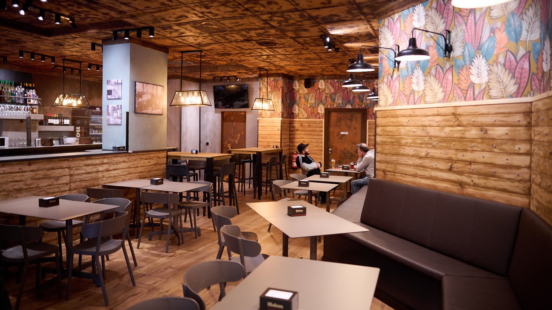 Cervecería La Vuelta, en el número 2 la Avenida de Pio XII de Pamplona. PABLO LASAOSA