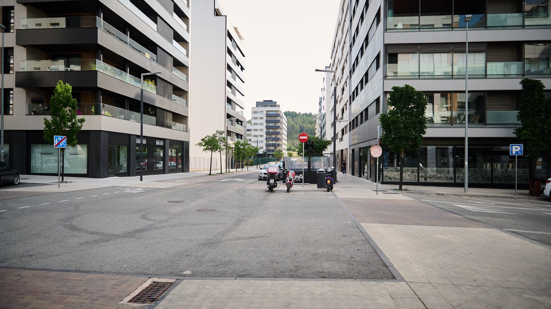 Calle Manuel López González donde hay más de 12 comercios diferentes. PABLO LASAOSA