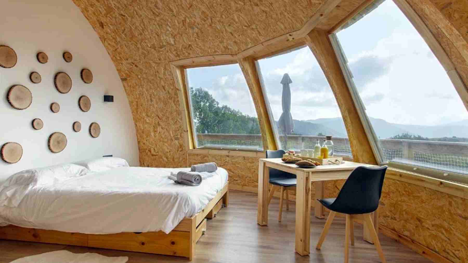 Iglús de Irate Barnean en la Selva de Irati, donde alojarse en medio de la naturaleza. IRATI BARNEAN