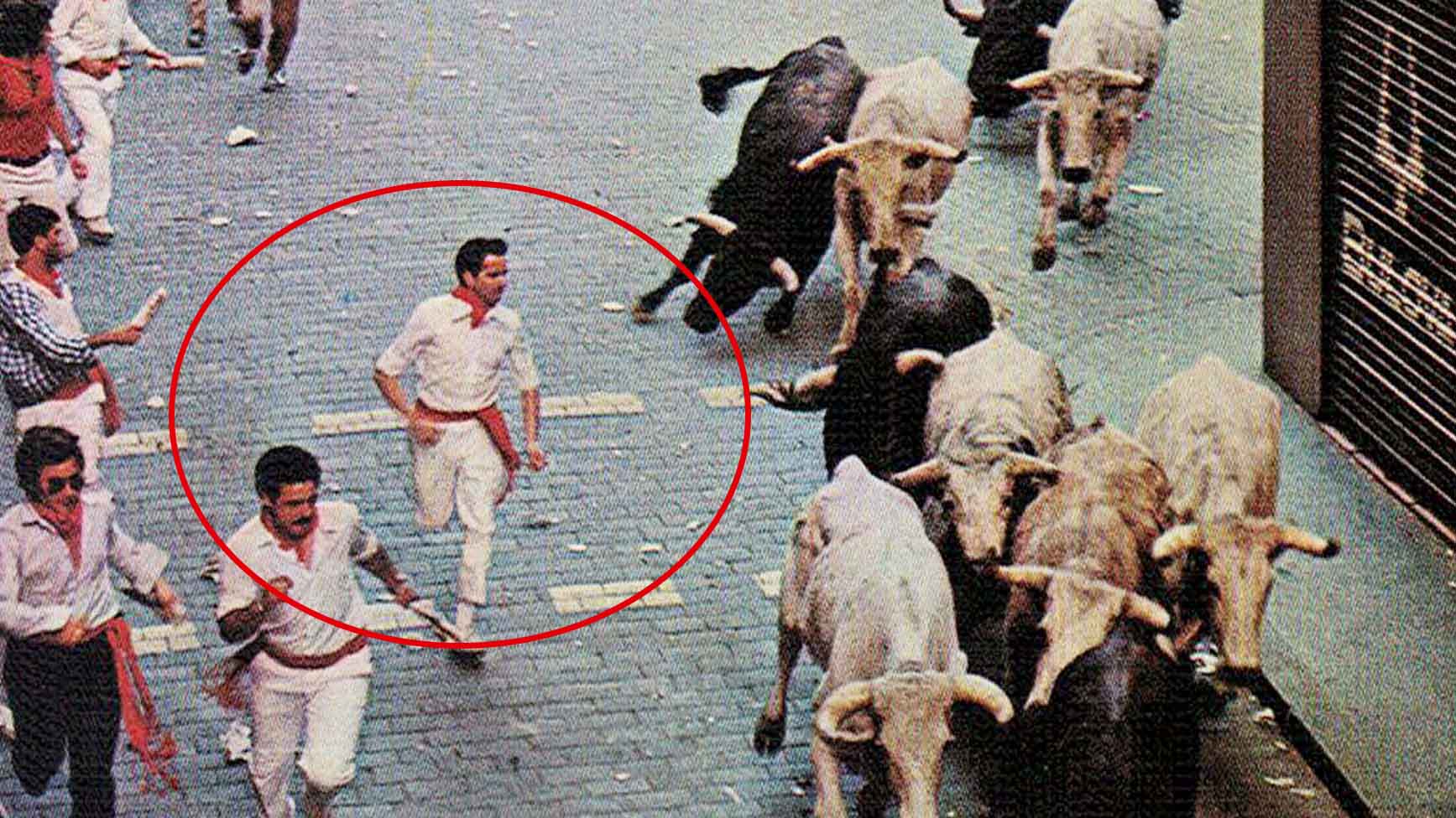 Fermín Etxeberría, en uno sus encierros corridos por el corredor pamplonés en San Fermín. CEDIDA