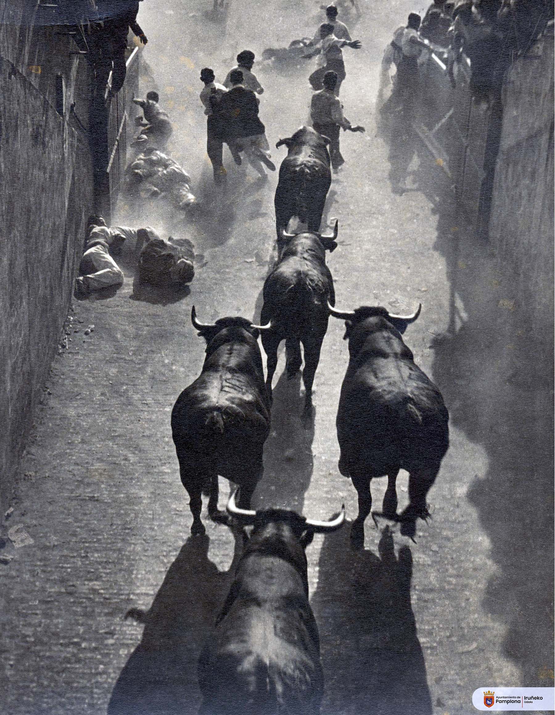 9 de julio de 1934. Callejón de la plaza de toros (Foto Benito Rupérez, Colección Municipal, Archivo Municipal AMP002189)
