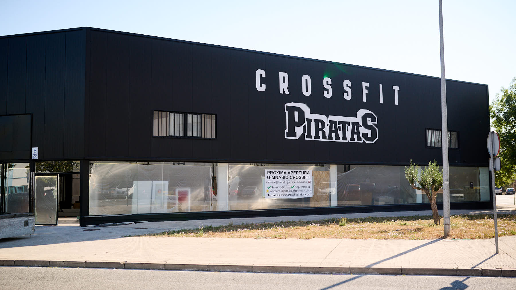 Aritz Izurmendi, de crossFit Piratas, que abre el 1 de septiembre en el polígono Talluntxe, calle B, número 28 de Noáin. PABLO LASAOSA