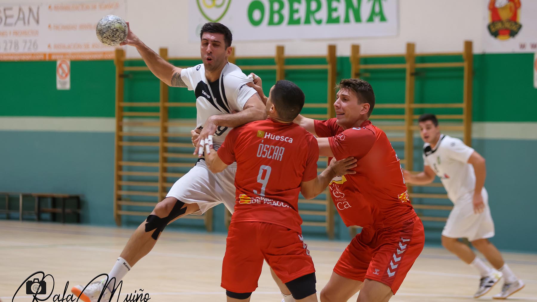 Partido amistoso Anaitasuna- Huesca en el pabellón de Oberena. RAFA MUIÑO