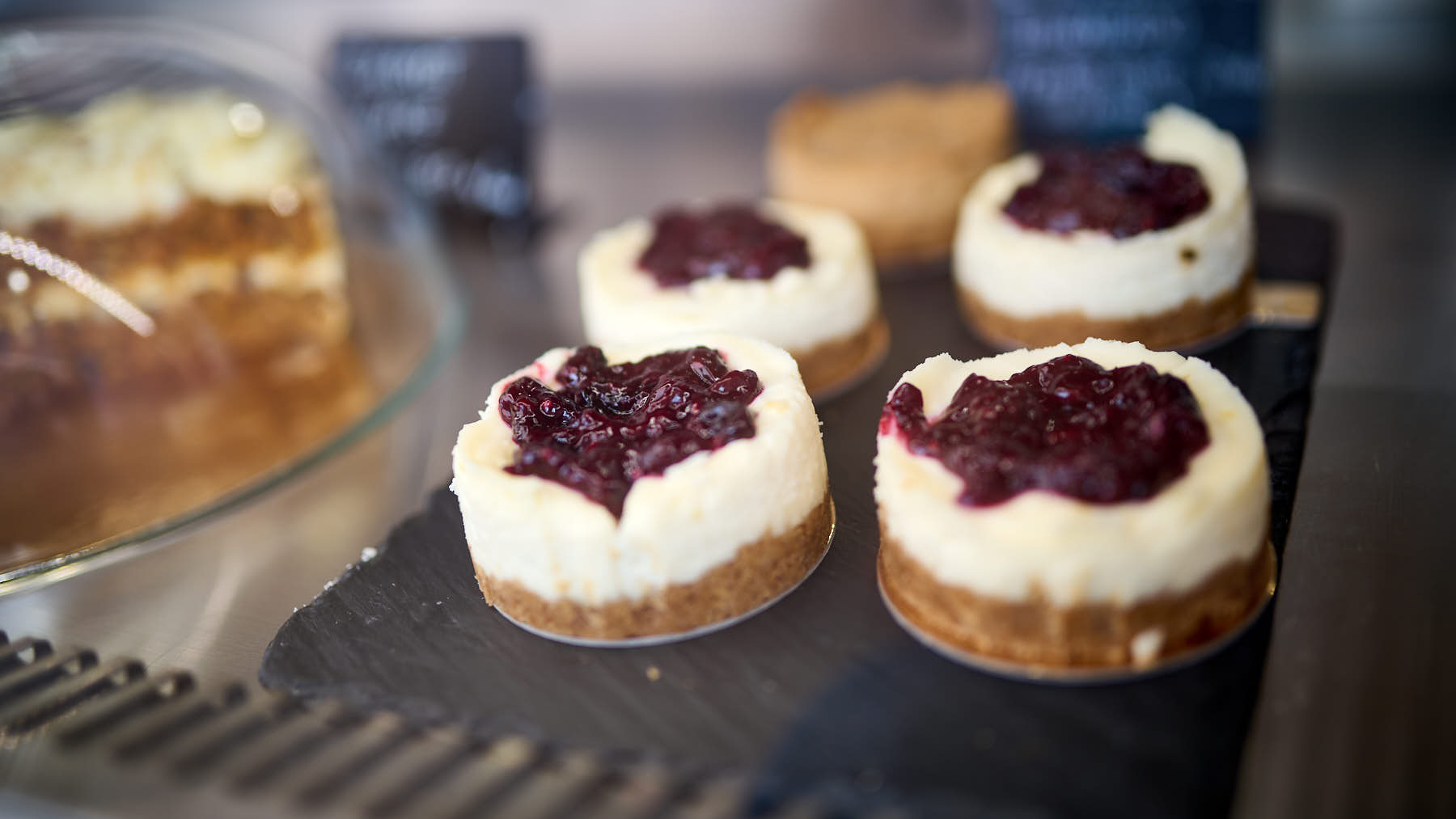Pastelería-Cafetería Merengue en plaza valle de Aranguren 7 en Mutilva. PABLO LASAOSA