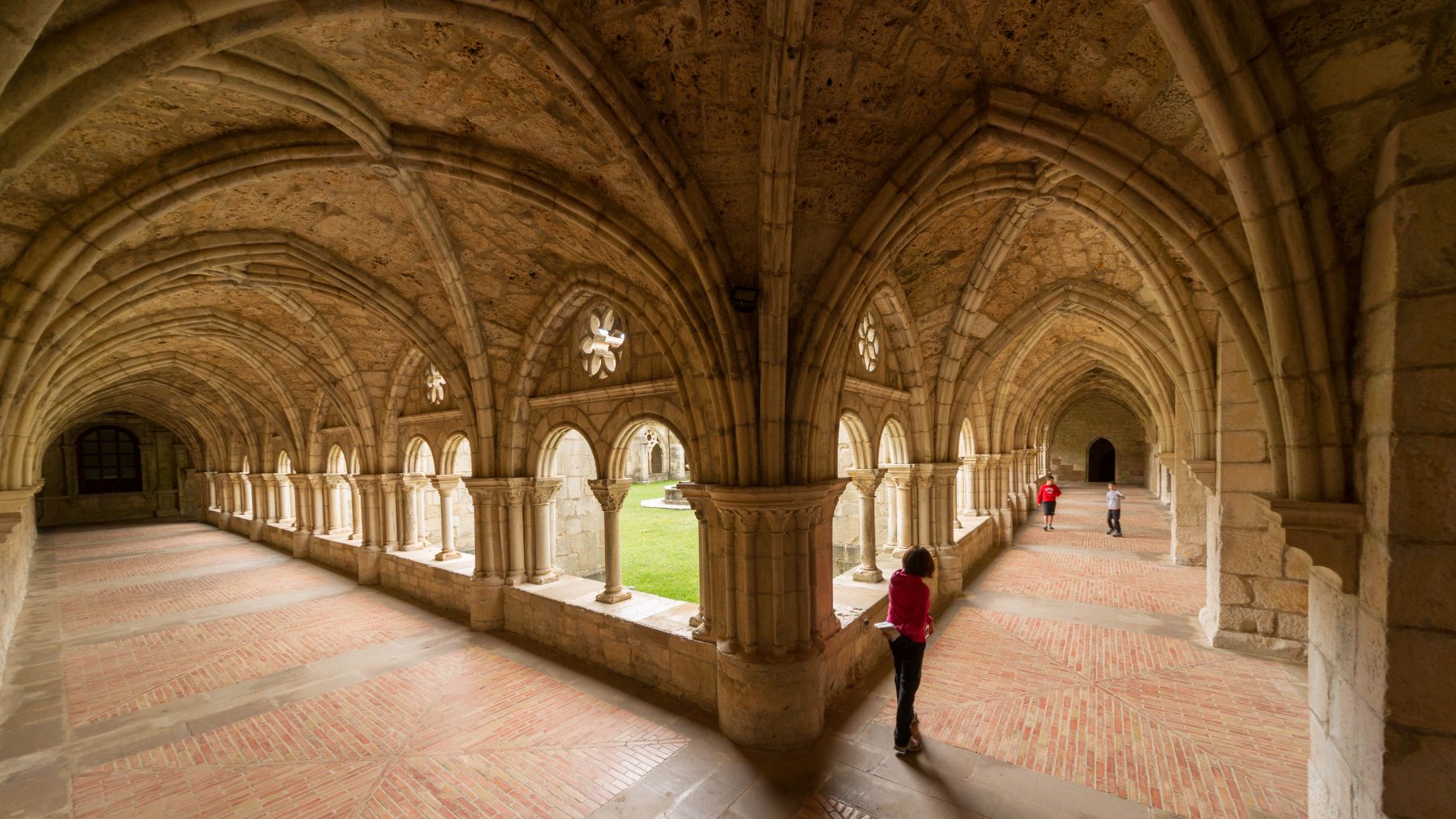 Claustro del Monasterio de Santa María de Iranzu. IÑAKI TEJERINA / TURISMO DE NAVARRA