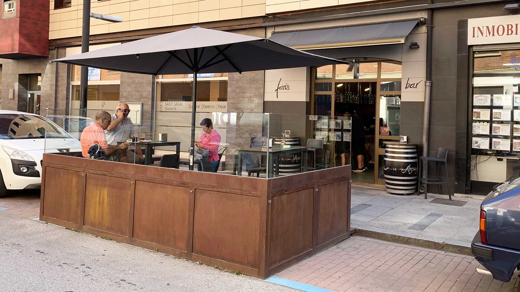 La terraza del bar Faris en la calle Gorriti 47 de Pamplona. Navarra.com