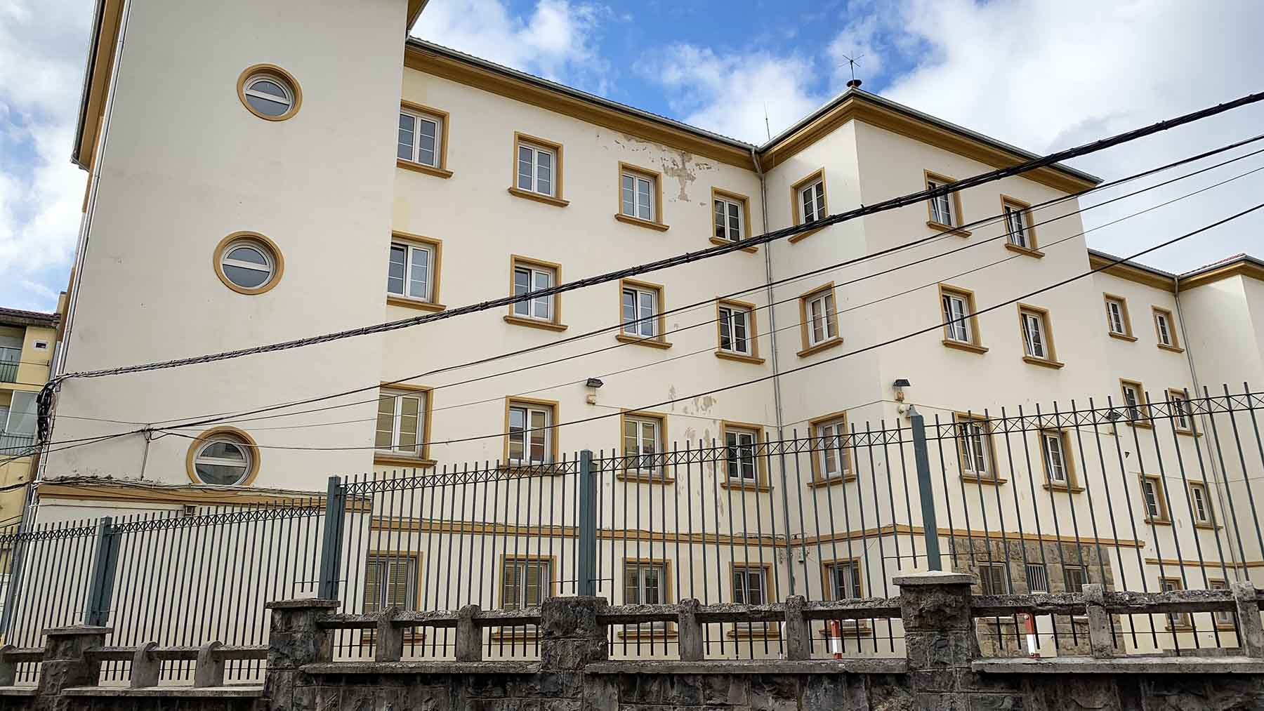 Colegio público Victor Pradera en el barrio de la Milagrosa en Pamplona. Navarra.com