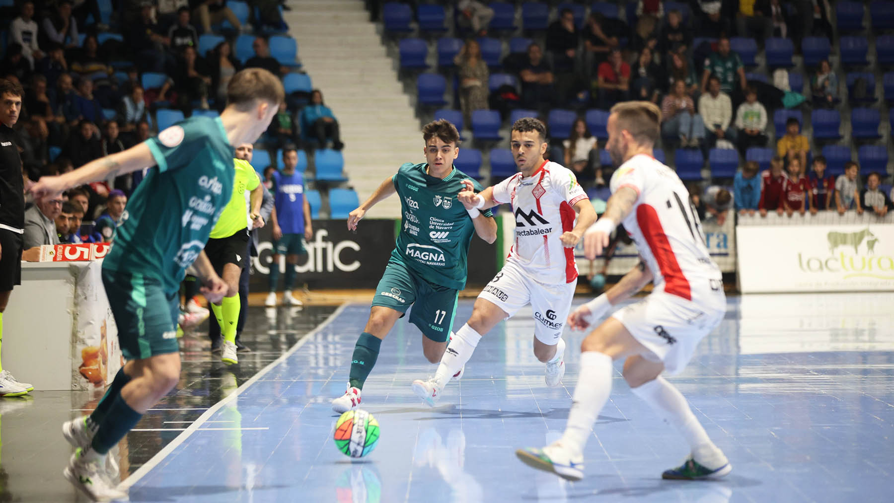 Partido entre Osasuna Xota y Palma Futsal en el pabellón Anaitasuna. @CDXOTA
