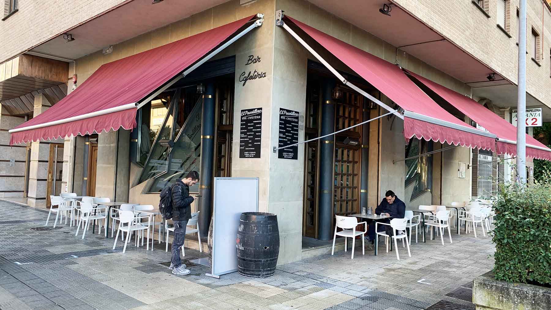 Bar El Pacotillero en la calle Río Alzania 19 del barrio de la Milagrosa en Pamplona. Navarra.com
