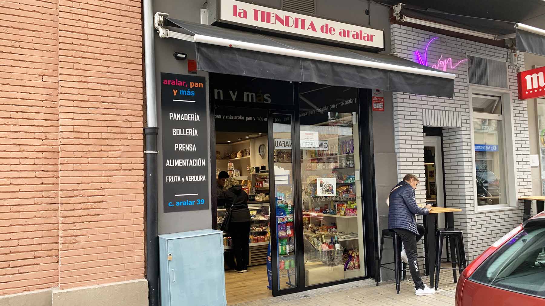 Maitagarri, una tienda de ropa mujer en Pamplona liquida sus existencias:  No nos da ninguna pena