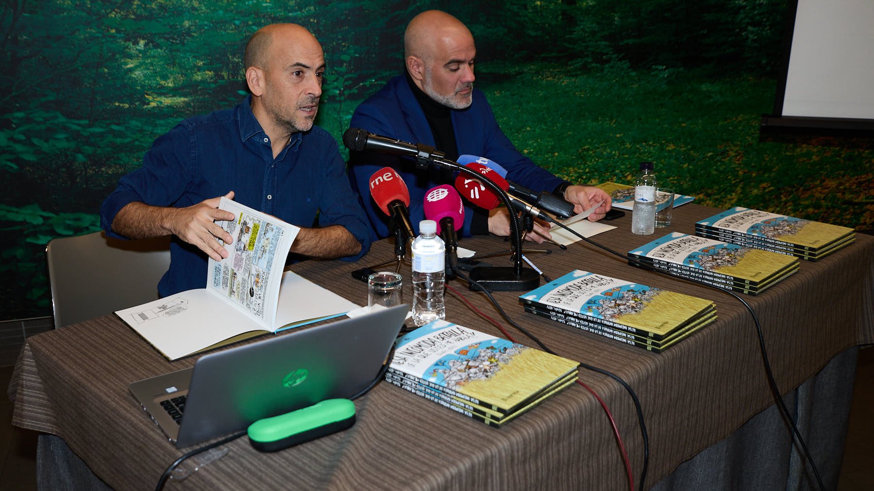 Presentación del cómic 'Esa incómoda batalla de la que usted me habla!!, Noáin 1521', de César Oroz. IÑIGO ALZUGARAY