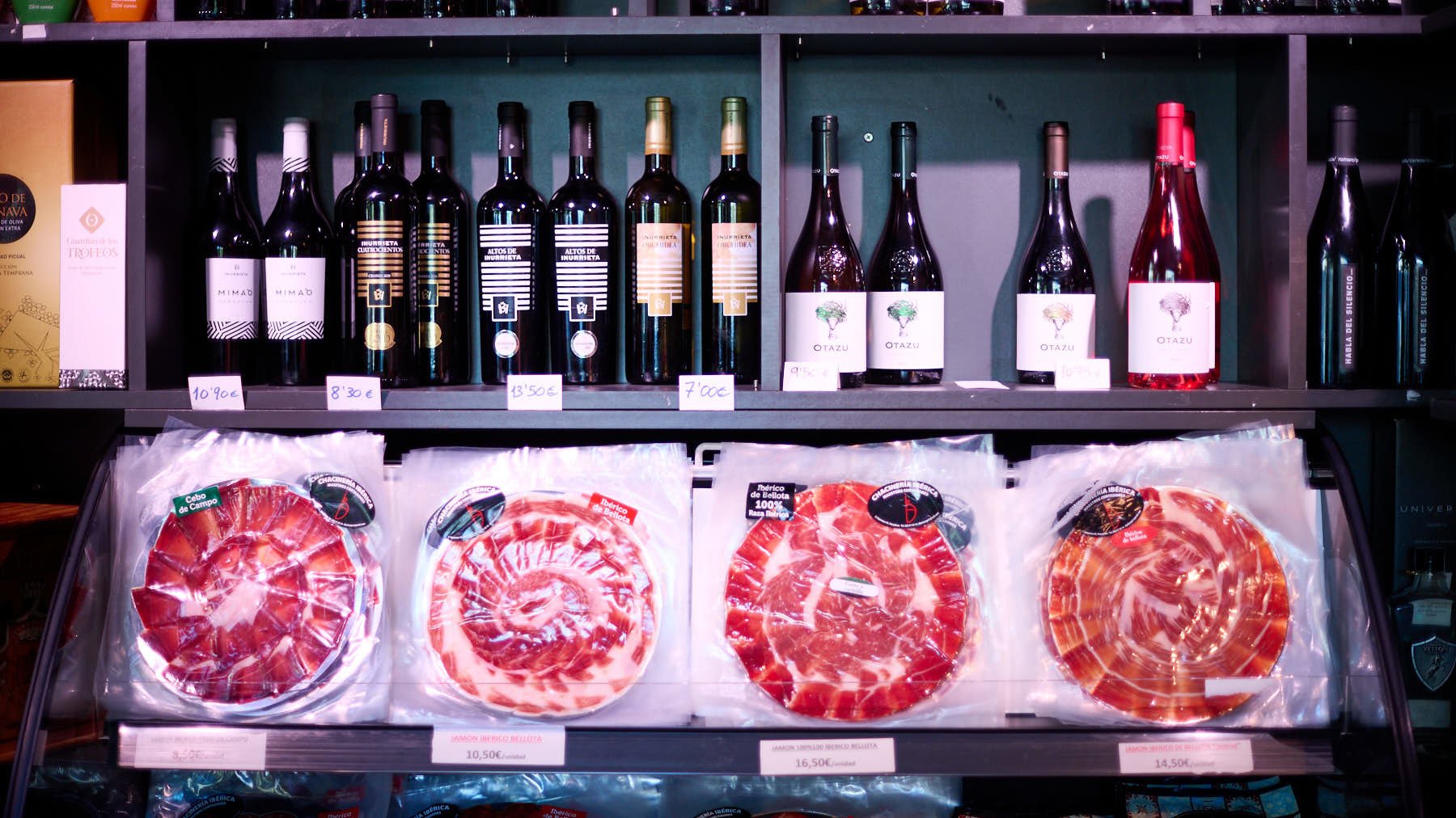 Román García de Vinuesa de la Chacinería Ibérica, en la calle Iturrama, 45. PABLO LASAOSA