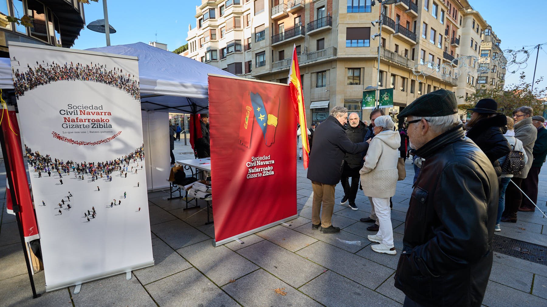 Sociedad Civil convierte el Día de Navarra en un llamamiento ciudadano contra el deterioro institucional