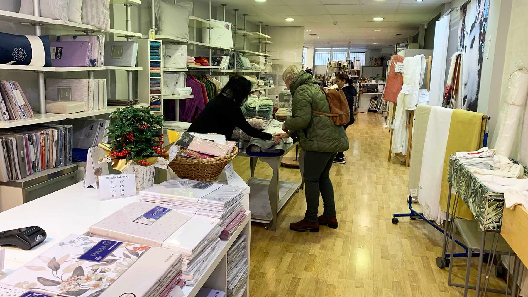 Interior de la tienda Gelisa en la calle San Alberto Magno de pamplona. Navarra.com