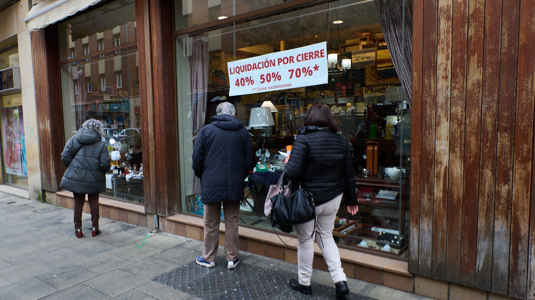 Muebles Ezcurdia en la calle Paulino Caballero 41 de Pamplona. IÑIGO ALZUGARAY