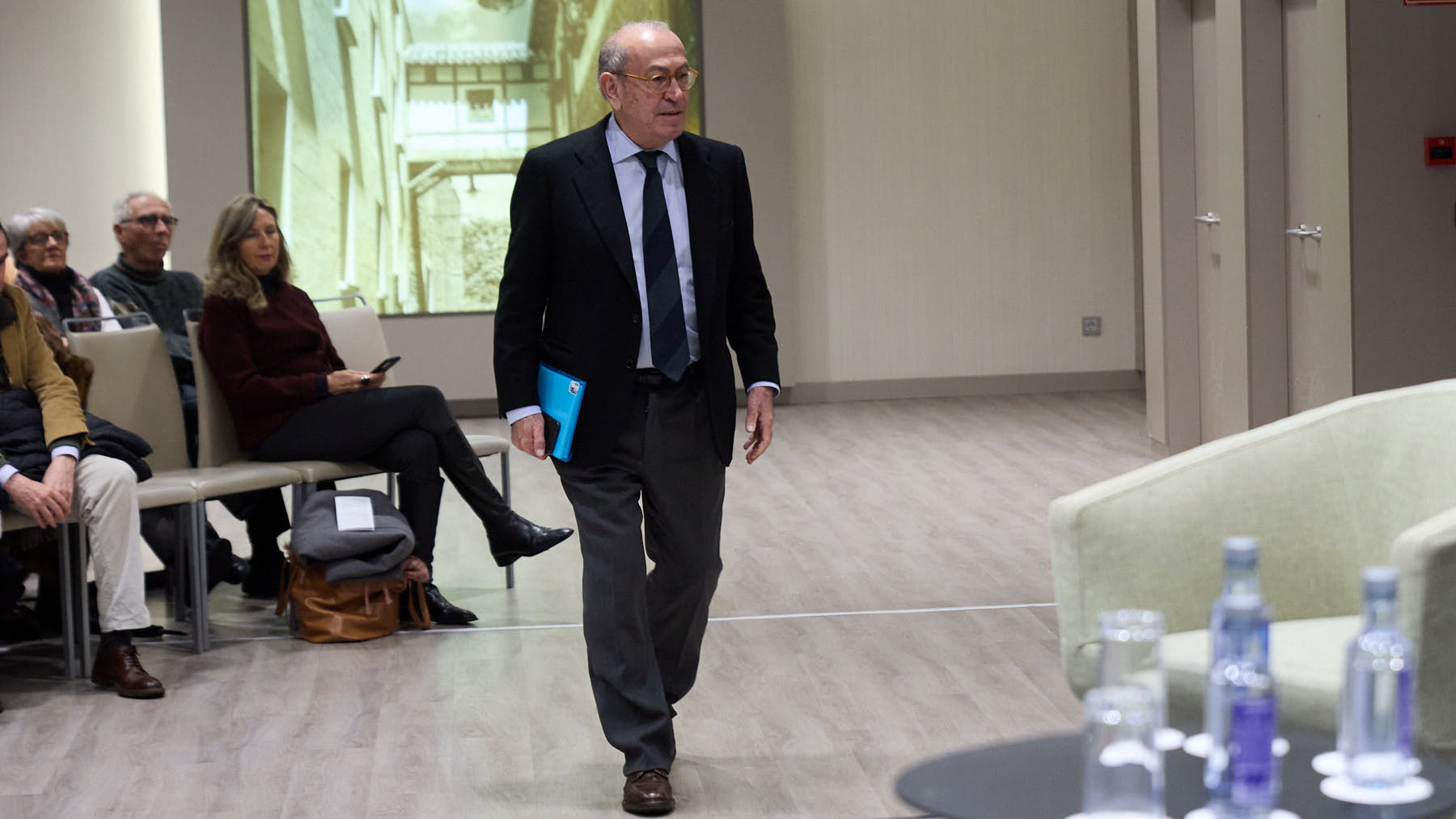 El exsecretario general del Partido Socialista de Euskadi (PSE) Nicolás Redondo presenta el libro 'No me resigno. Populismo, nacionalismo y los retos del socialismo español'. IÑIGO ALZUGARAY